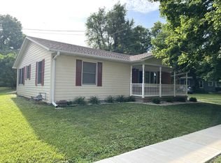 113 S 6th St, Sabetha, KS 66534