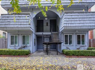 2206 I St #4, Sacramento, CA 95816