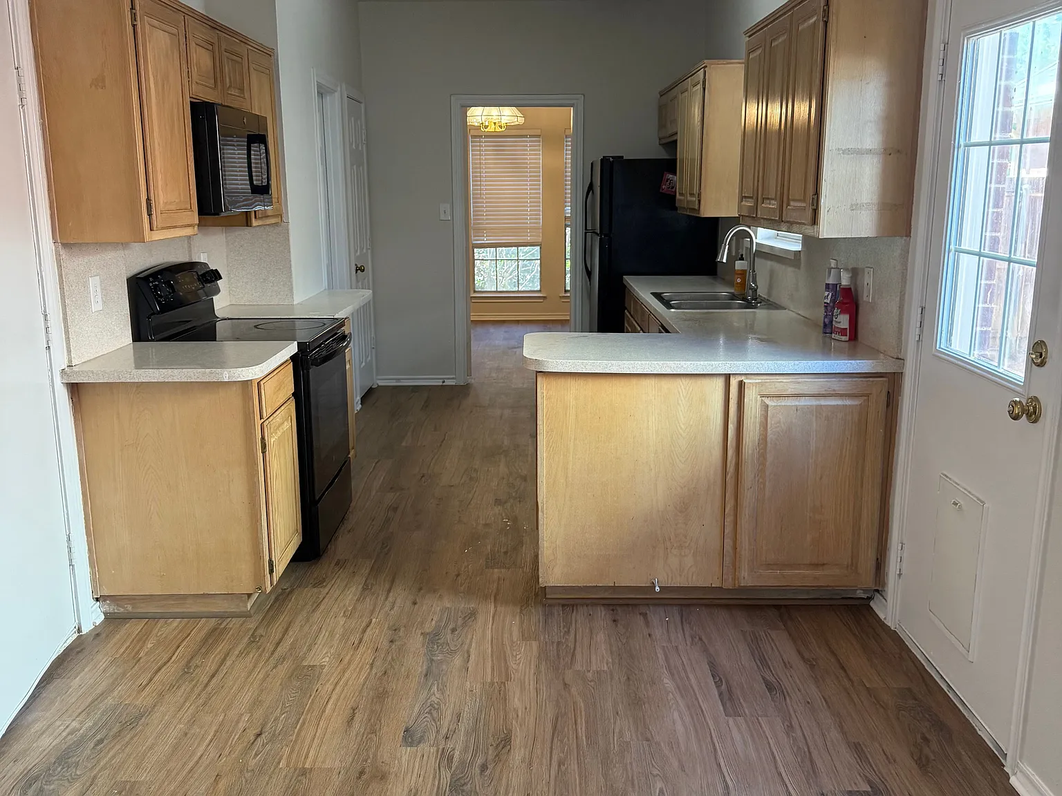 3 bed, 1707 sqft, $2,400 — Photo 4