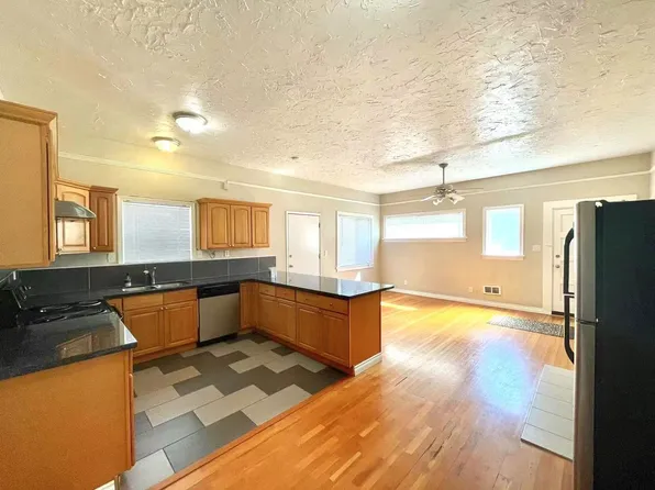 852 NE 57th St, 852 NE 57th St Unit 852, Seattle, WA 98105