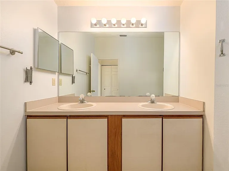 1407 Wakefield Dr — Photo 23