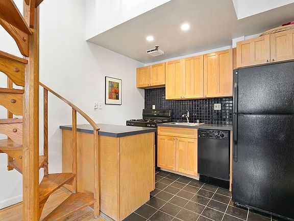 2nd image of 149 W 85th St APT 4