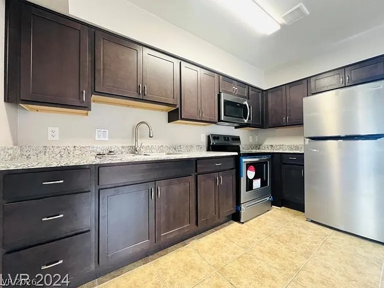 2920 Siki Ct #C — Photo 2