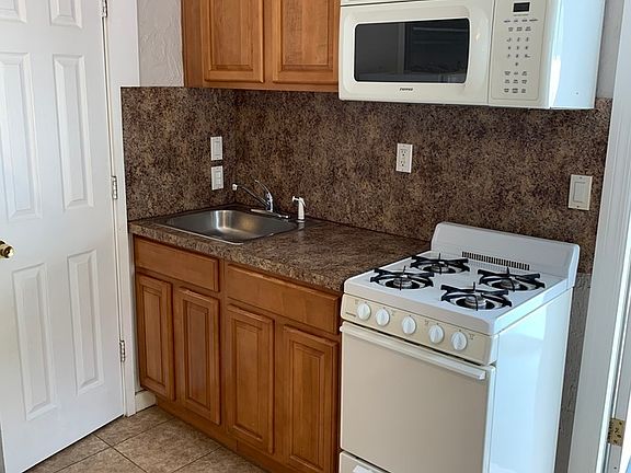 5th image of 427 8th Ave N APT 7