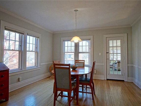 5th image of 105 Crawford Ave