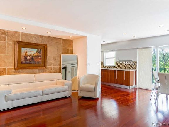 2nd image of 16508 NE 26th Ave APT 302