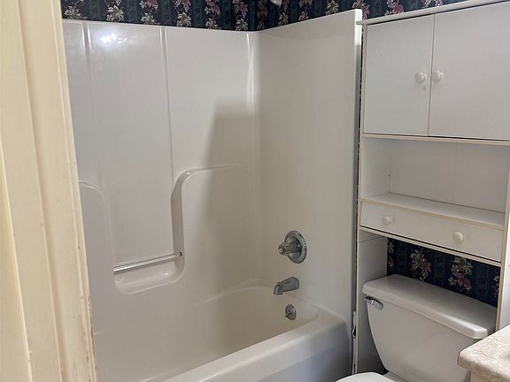 5th image of 109 Everest Dr