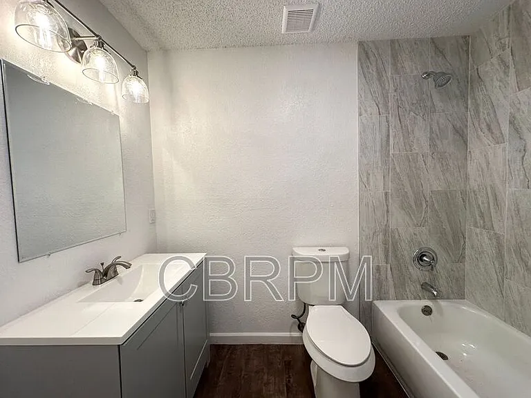 4506 Itasca St — Photo 6