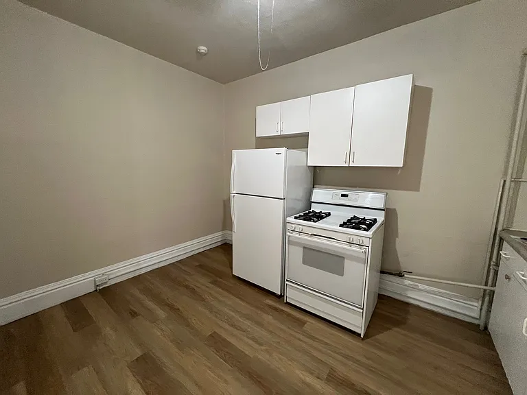 New fridge. Gas range.
