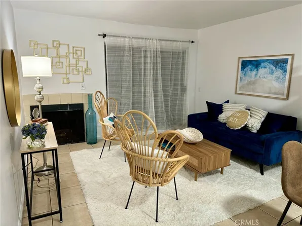 450 E 4th St APT 323, Santa Ana, CA 92701