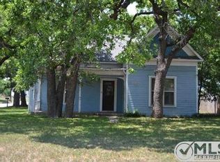 421 W Collins St, Stephenville, TX 76401
