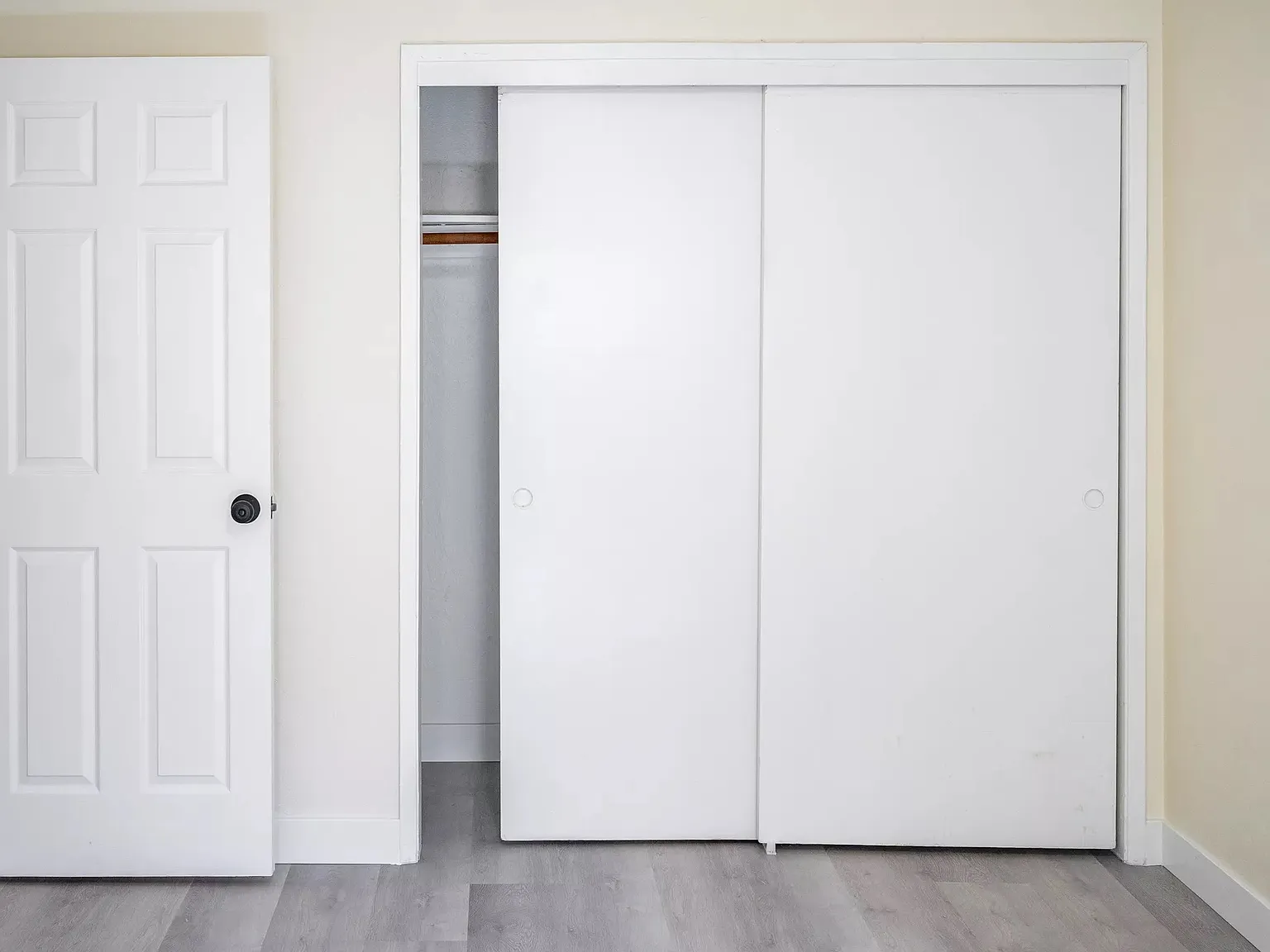 3 bed, $2,300 — Photo 2
