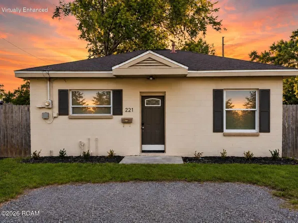 221 Saint Charles St, Norco, LA 70079