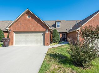 252 Meadow Walk Ln, Lenoir City, TN 37772