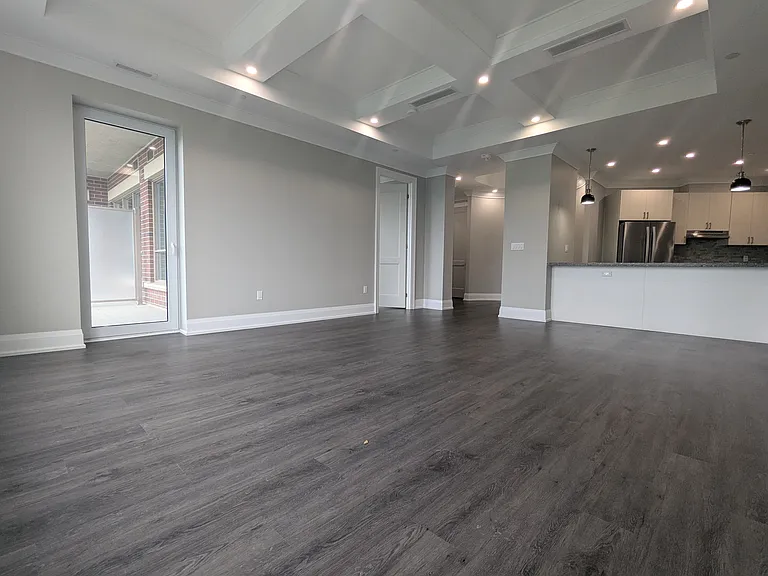 121 King St W — Photo 72