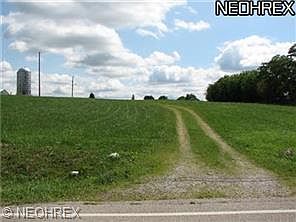 2nd image of 5585 Windfall Rd