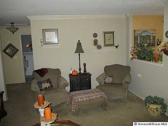 4th image of 713 Dorchester Drive #B