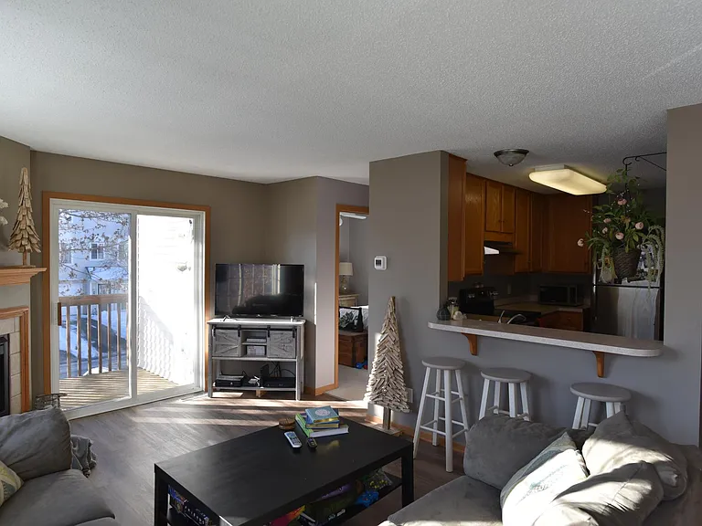 15550 Foghorn Ln — Photo 4