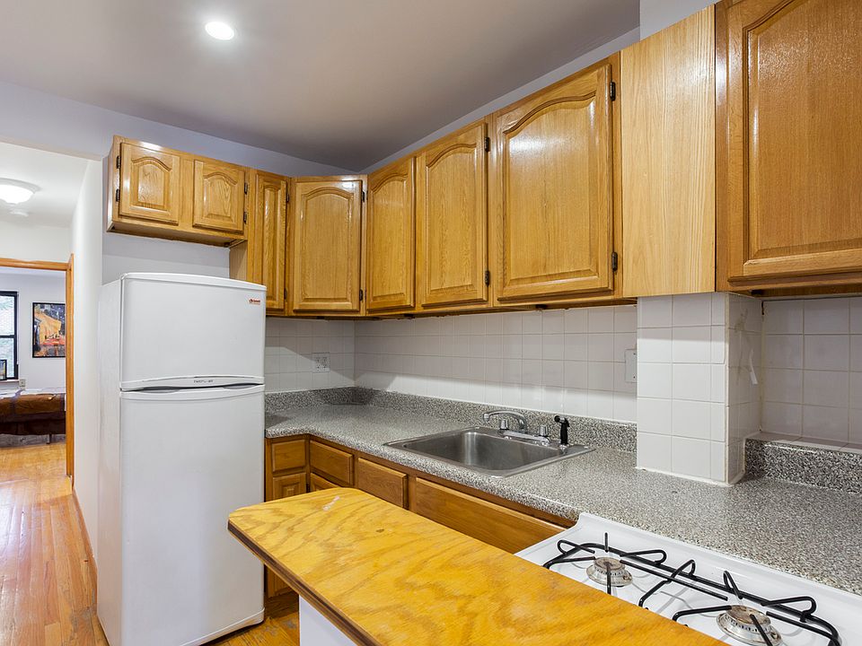 2nd image of 217 E 26th St APT 8