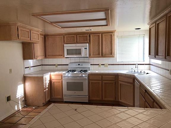 5th image of 2197 Bel Air Pl