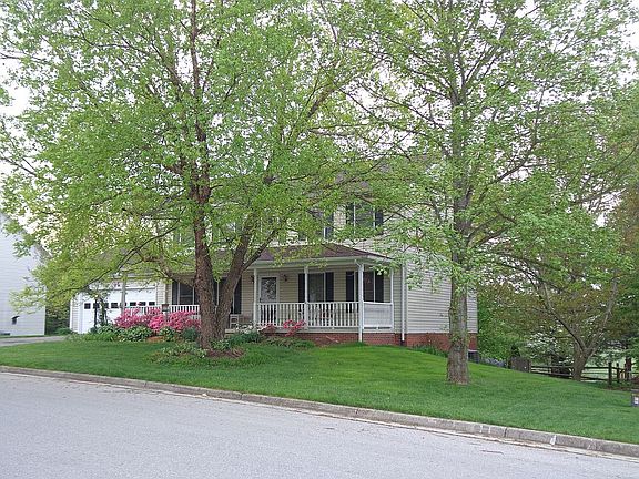 3rd image of 309 Seminole Dr