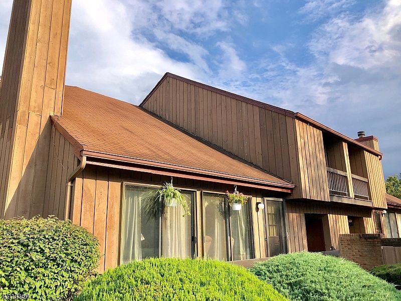 1st image of 117 BLUEBIRD DR 2C