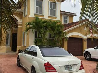 8883 NW 181st St, Hialeah, FL 33018