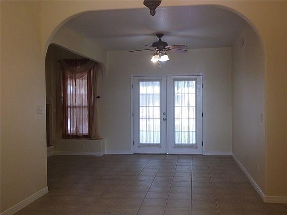 4th image of 600 Angelica Ct