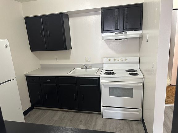 2nd image of 118 Lemans Dr #5