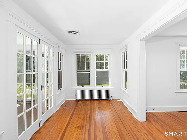 12 Roosevelt Rd — Photo 9