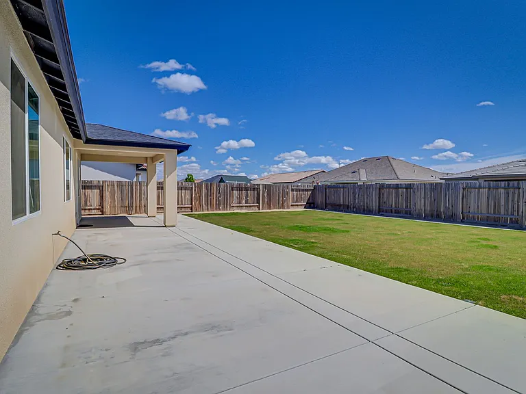 15017 Maryvale Ave — Photo 23
