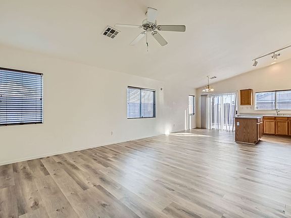 4th image of 5354 Dandelion Ct
