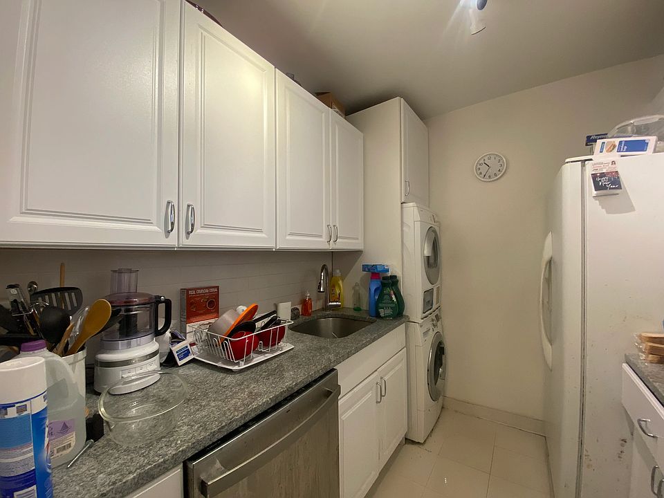1st image of 271-10 Grand Central Pkwy APT 2Y