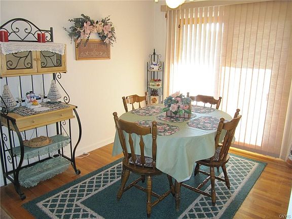 3rd image of 1 Kumquat Ln