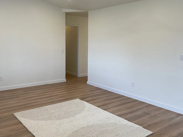 504 Pinewood Dr — Photo 11