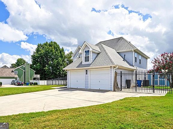 2nd image of 217 Saddleview Trl