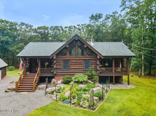 157 Tinkwig Dr, Hawley, PA 18428