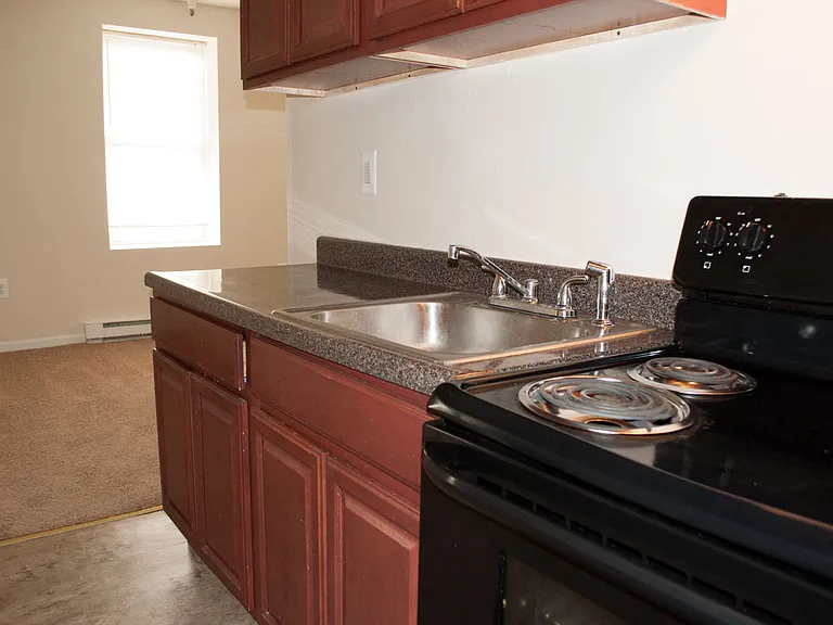 Virginia Arms Apartments — Photo 15