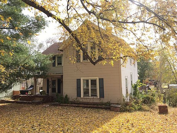 3rd image of 733 Michigan St