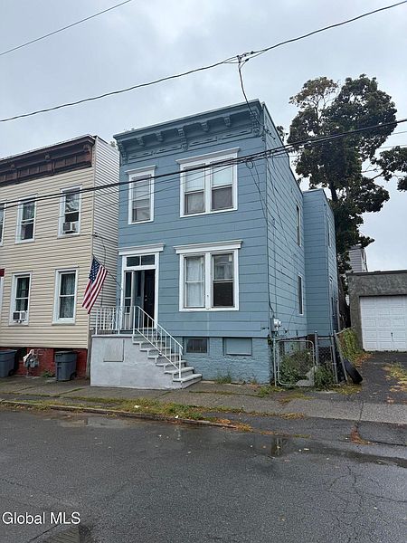 4th image of 125 Spring Street