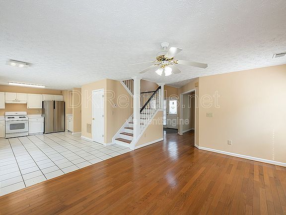 5th image of 1704 Riverlanding Cir