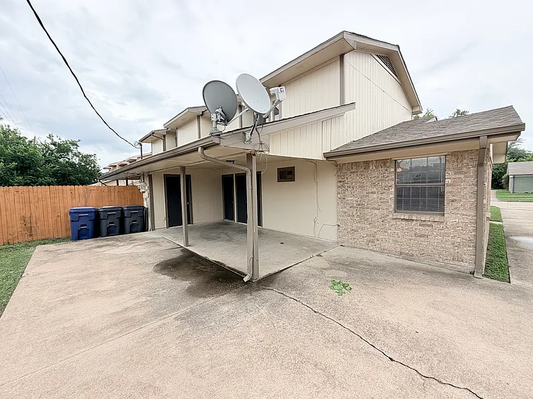 2412 Lakeview Cir #2414 — Photo 21