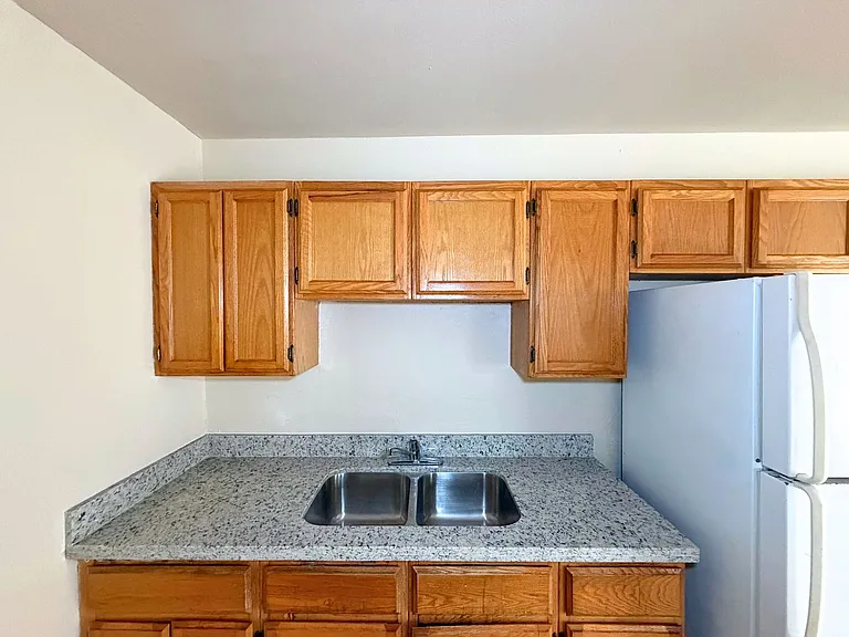 513 Shiloh Dr — Photo 9
