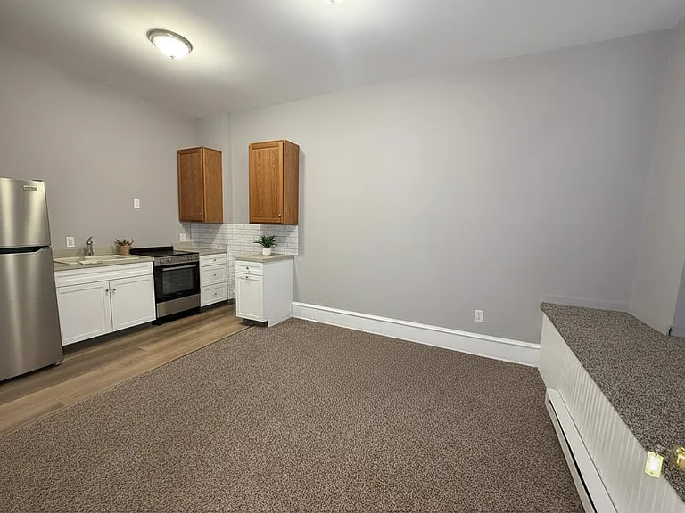 441 Sharon Ave #A — Photo 2