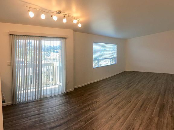 4th image of 3015 81st Pl SE APT 202