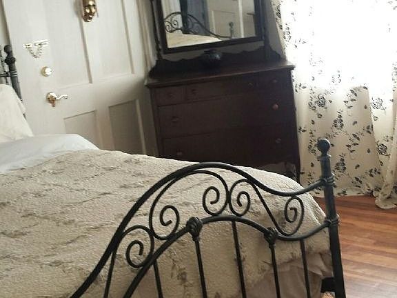 1st bedroom