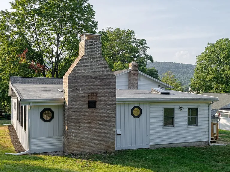 2175 Gale Dr — Photo 34