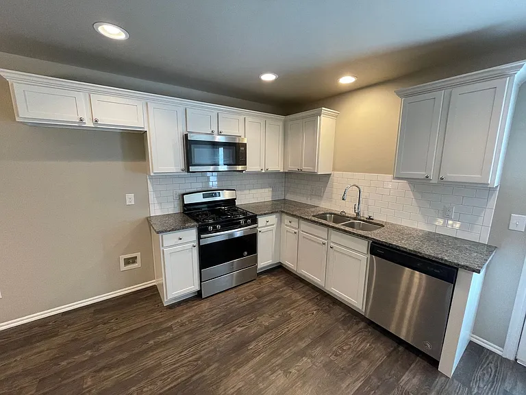 132 Saint Charles Way — Photo 7
