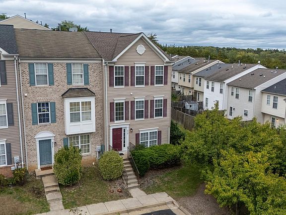 2nd image of 313 Pendleton Ln