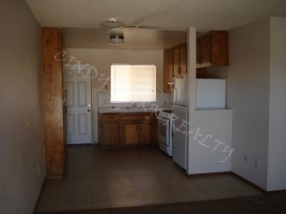 3rd image of 73621 Sun Valley Dr